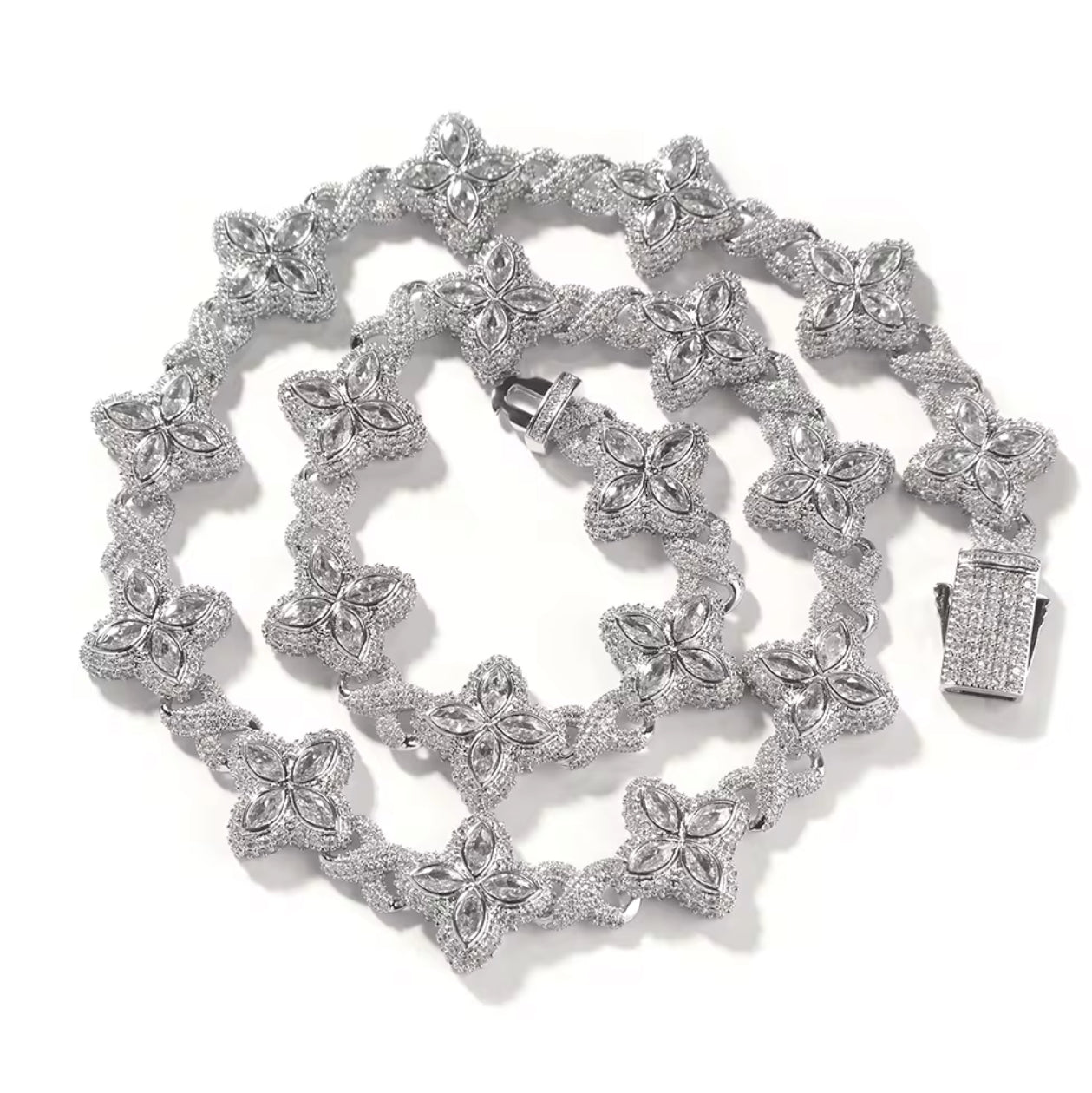 Clover Puff Necklace